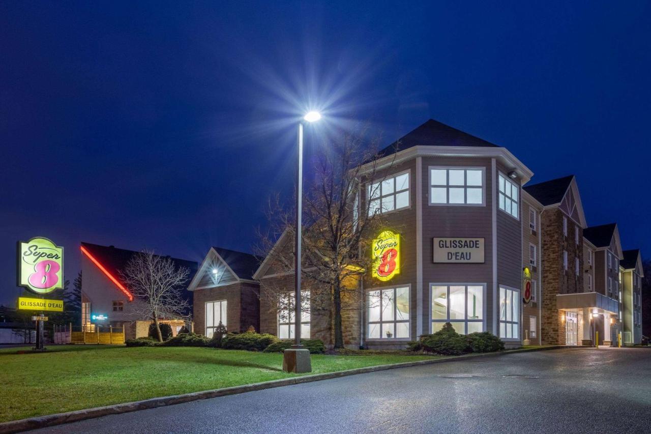 Super 8 By Wyndham Quebec Exteriér fotografie