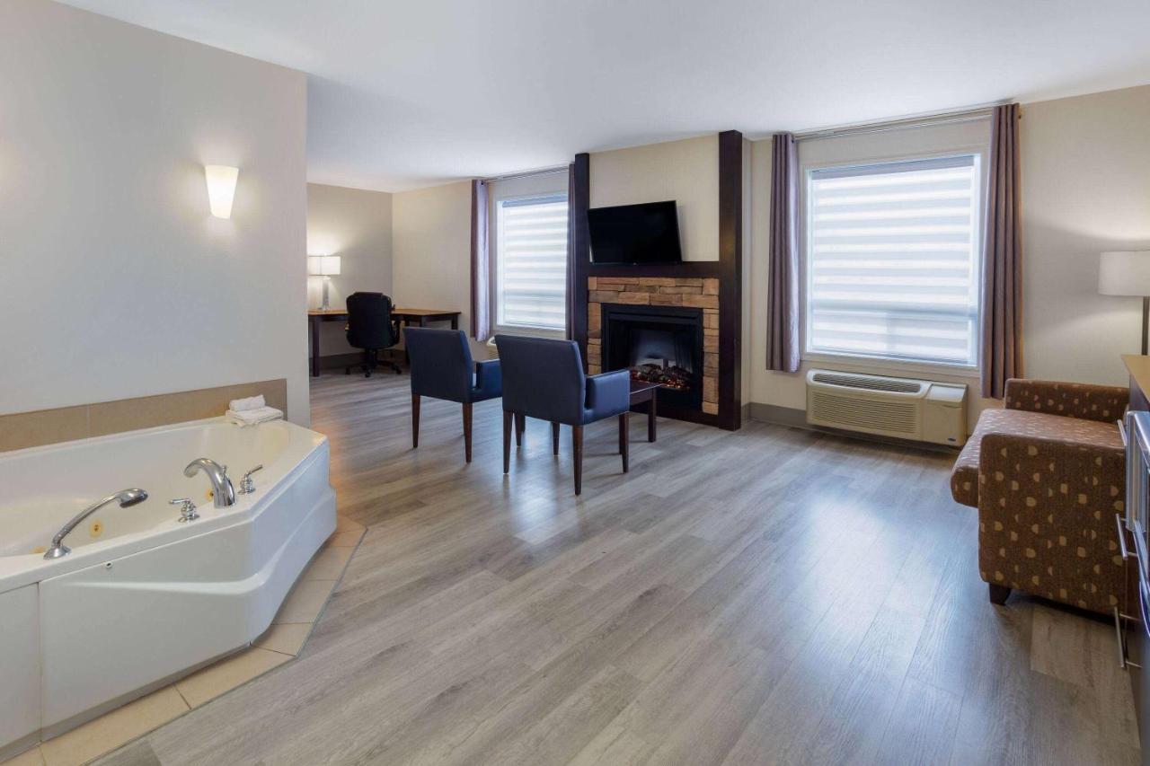 Super 8 By Wyndham Quebec Exteriér fotografie