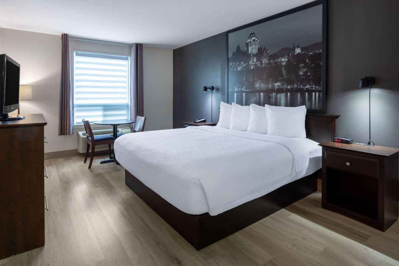 Super 8 By Wyndham Quebec Exteriér fotografie