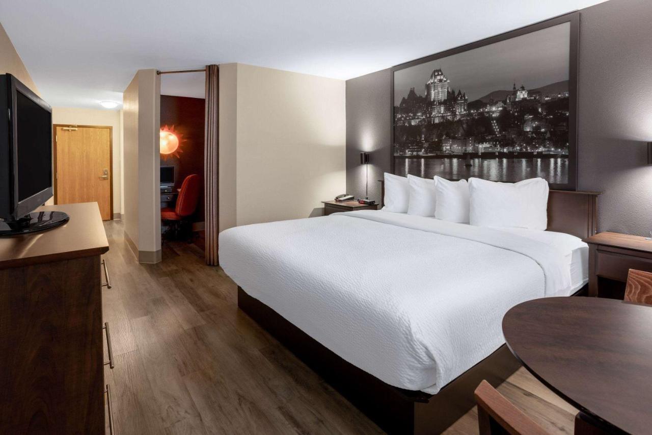 Super 8 By Wyndham Quebec Exteriér fotografie